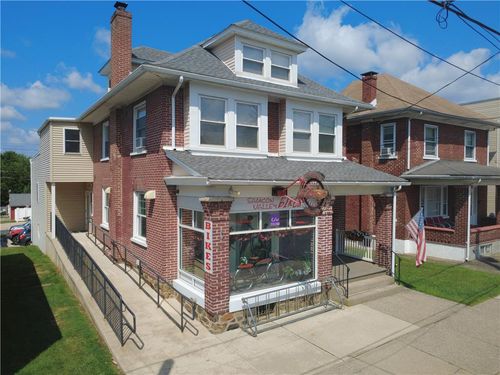 824 Main St, HELLERTOWN, PA, 18055-1515 | Card Image