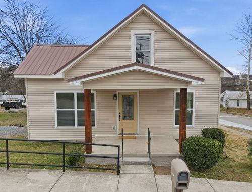 301 Bellview Ave N, Fayetteville, TN, 37334-2401 | Card Image
