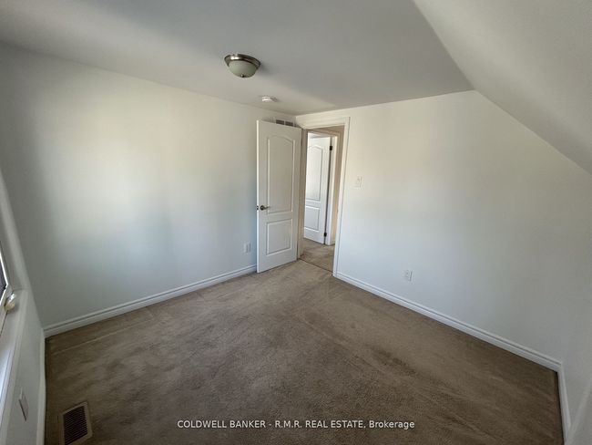 2 - 303 Muriel Ave, Home with 2 bedrooms, 1 bathrooms and 2 parking in Oshawa ON | Image 4