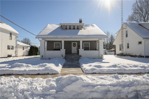 212 E 11th St, Dover, OH, 44622-1612 | Card Image