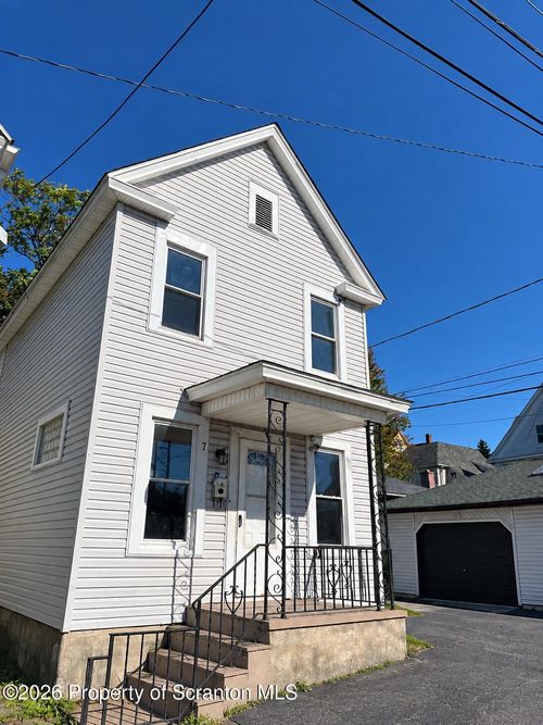 7 Oakwood Pl, Scranton, PA, 18510-1909 | Card Image