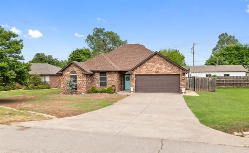508 N Van Buren Ave, Blanchard, OK, 73010-5612 | Card Image