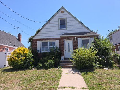 30 Viola St, Valley Stream, NY, 11580-4840 | Card Image