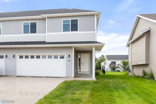 1334 12th St W, West Fargo, ND, 58078-4806 | Card Image