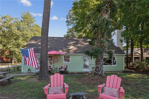 679 Shore Dr, Hartfield, VA, 23071-2001 | Card Image