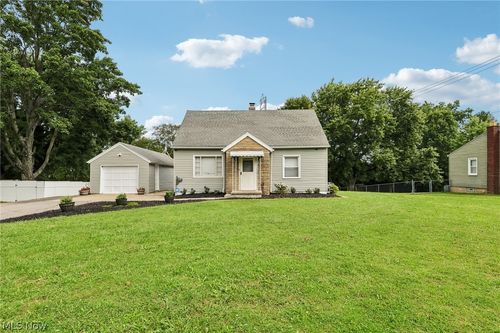 3155 Oser Rd, Norton, OH, 44203-5618 | Card Image