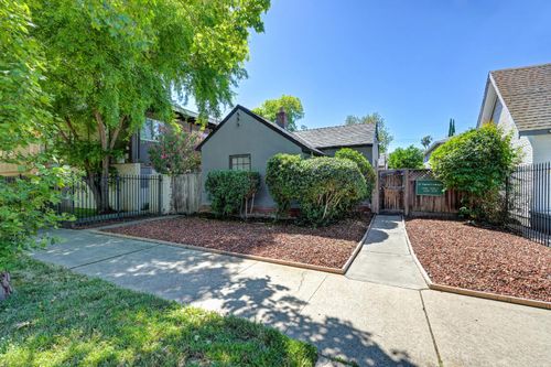 3226 W Street, Sacramento, CA, 95817 | Card Image