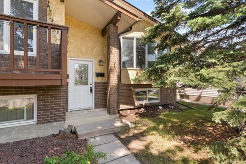 3631 Cedarille Drive Sw, Calgary, AB, T2W3J5 | Card Image