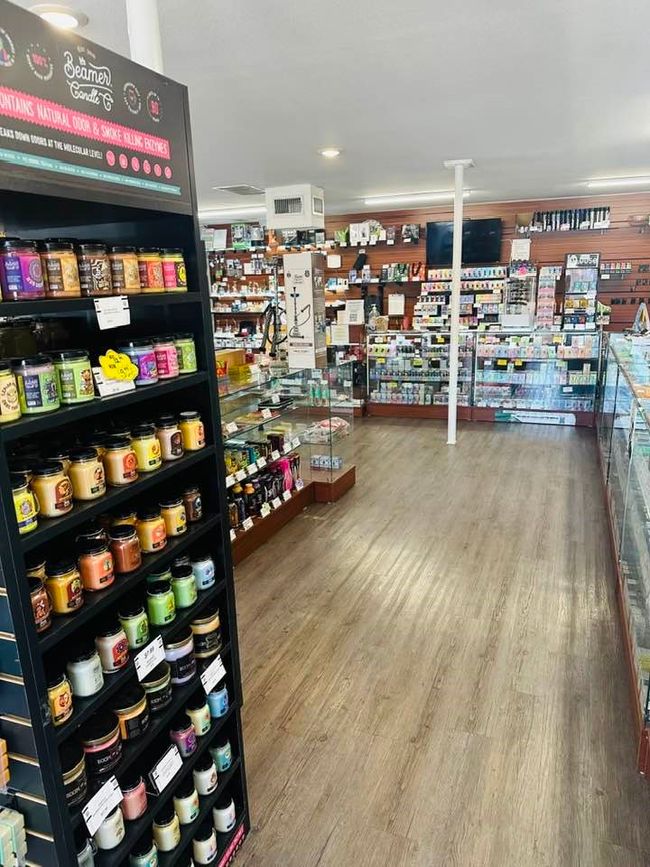 Interior of 2nd retail space. | Image 6