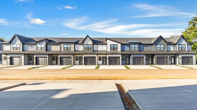 1603 Jonathan Wade Pvt Cir, House attached with 2 bedrooms, 3 bathrooms and 1 parking in Clarksville TN | Image 6