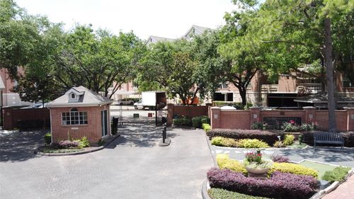 apt-b111-2111 Welch St, Houston, TX, 77019-7604 | Card Image