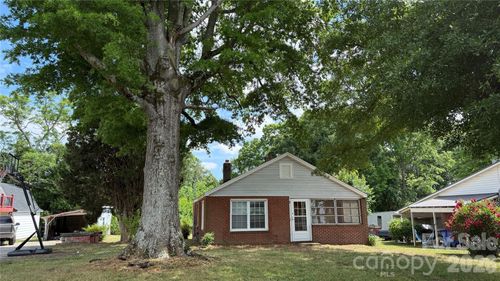 1717 Shelby Rd, Kings Mountain, NC, 28086-8968 | Card Image