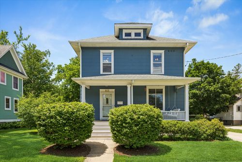 805 Clay St, Woodstock, IL, 60098-2803 | Card Image