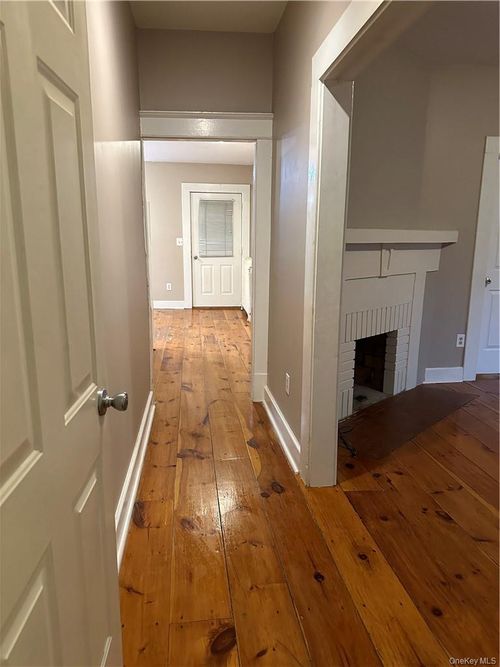 65 North St, Newburgh, NY, 12550-3403 | Card Image