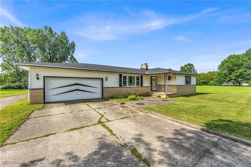 44867 E Hamilton St, Oberlin, OH, 44074-9611 | Card Image