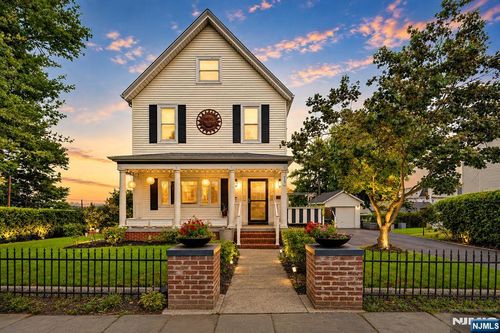75 Mountain Way, Rutherford, NJ, 07070 | Card Image