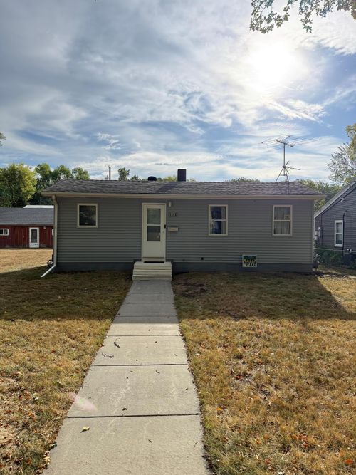 1605 9th St N, Fargo, ND, 58102-2209 | Card Image