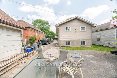 175 Colborne St, Home with 4 bedrooms, 2 bathrooms and 4 parking in London ON | Image 3