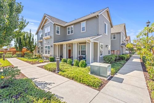 118 Banano Ln, Morgan Hill, CA, 95037-4376 | Card Image