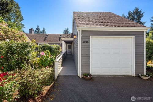 2093-4125 221st Place Se, Issaquah, WA, 98029 | Card Image