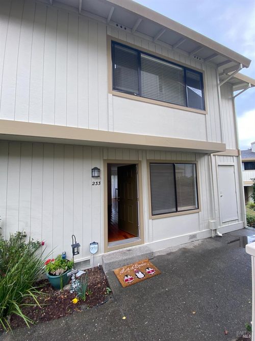 233 Marin Valley Dr, Novato, CA, 94949 | Card Image