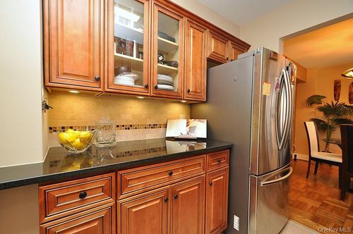 apt-2a-10 Old Mamaroneck Rd, White Plains, NY, 10605-1744 | Card Image