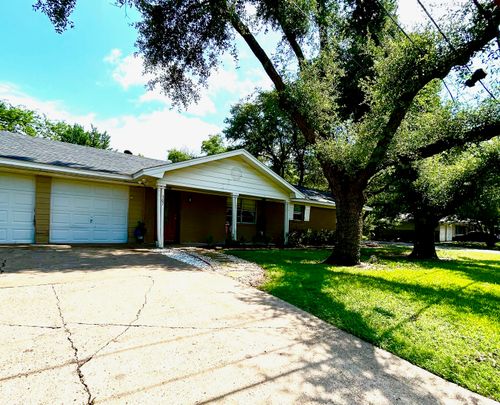 307 E 5th St, Kaufman, TX, 75142-2917 | Card Image