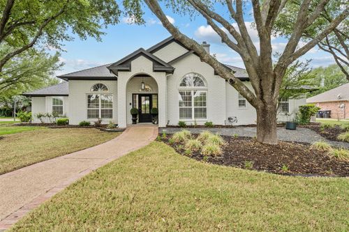 1001 Prairie Ln, Mcgregor, TX, 76657-9732 | Card Image