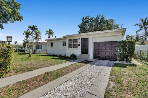 6338 Nw 40th St, Virginia Gardens, FL, 33166-7062 | Card Image