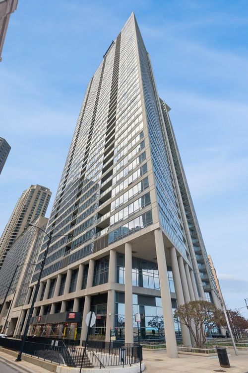 2003-600 N Lake Shore Dr, Chicago, IL, 60611-5079 | Card Image