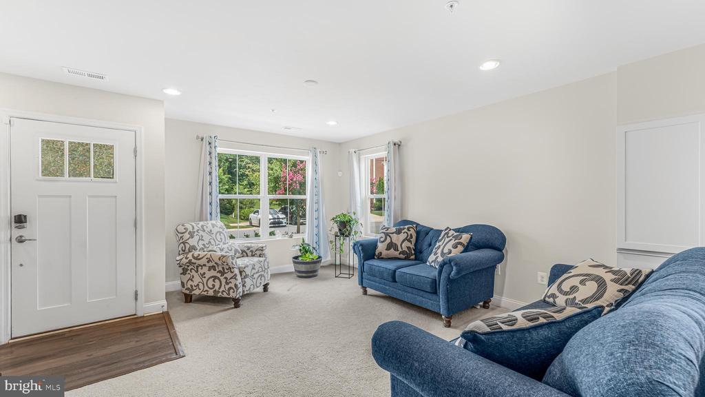 Residential in WHITE PLAINS 5