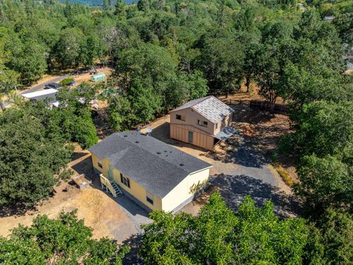 849 Three Pines Rd, Grants Pass, OR, 97526-8762 | Card Image