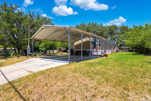 735 Park St, Pleasanton, TX, 78064-3711 | Card Image