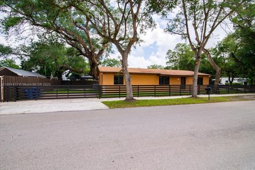 17001 Nw 28th Ave, Miami Gardens, FL, 33056-4421 | Card Image