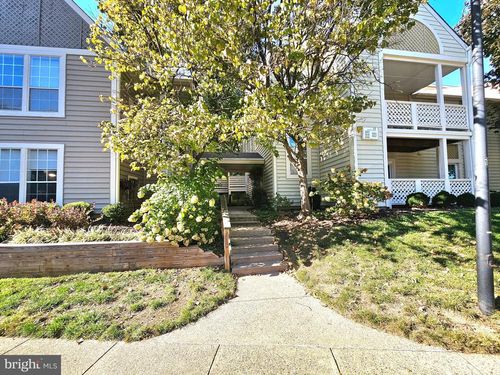 7660-7660 Willow Point Dr, FALLS CHURCH, VA, 22042-7582 | Card Image