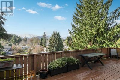 1055 4 Th St, House other with 3 bedrooms, 3 bathrooms and 1 parking in Courtenay BC | Image 3