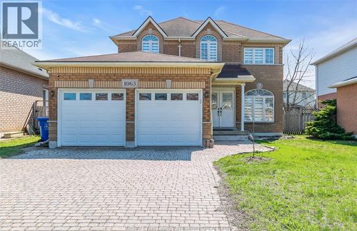 1063 Peach Blossom Cres, Windsor, ON, N9G2R5 | Card Image