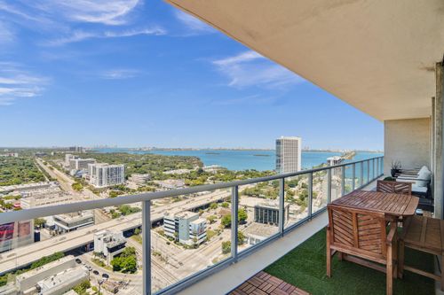 h2704-3470 E Coast Ave, Miami, FL, 33137-3986 | Card Image