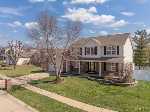 1061 Dardenne Woods Dr, Dardenne Prairie, MO, 63368-7252 | Card Image