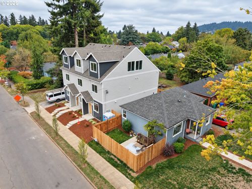 9144 Se Alder St, Portland, OR, 97216-1614 | Card Image