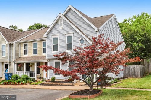 22375 Stablehouse Dr, STERLING, VA, 20164-5327 | Card Image