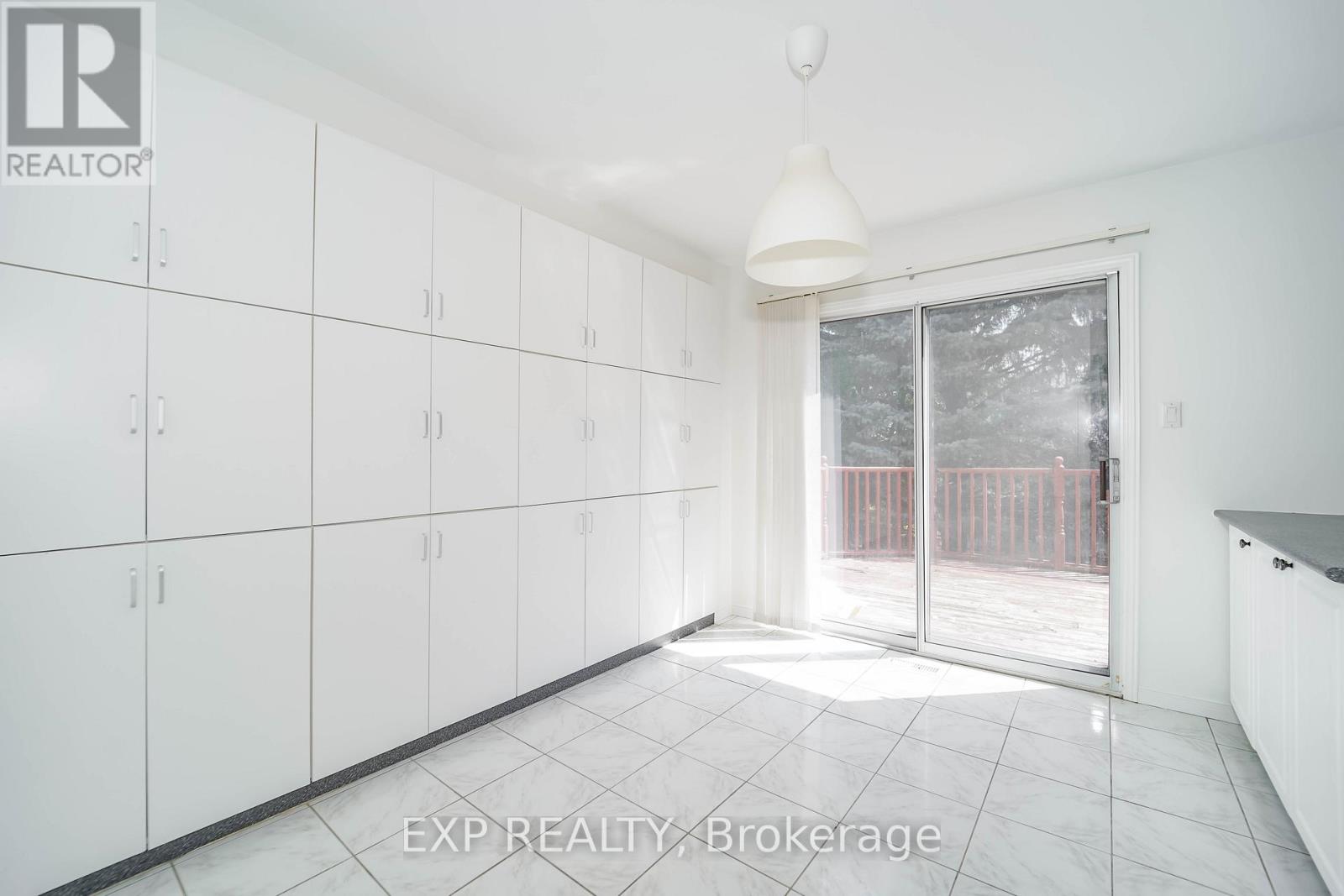 Residential Lease in Newmarket (Armitage) 4