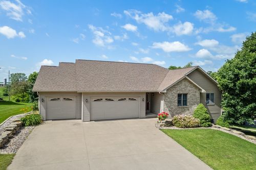 1601 Raspberry Ln, Mount Horeb, WI, 53572-3606 | Card Image