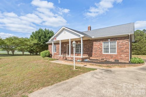 7195 Beaver Rd, Kannapolis, NC, 28081-2902 | Card Image