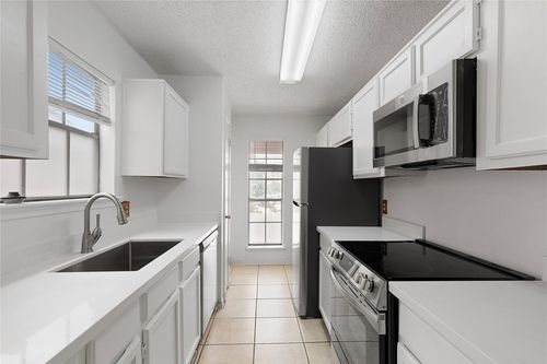 912-2121 Hepburn St, Houston, TX, 77054-3221 | Card Image