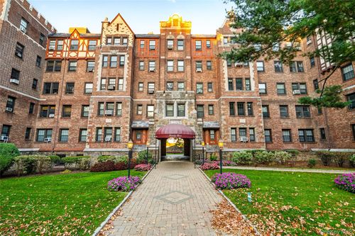 2c-23 Old Mamaroneck Rd, White Plains, NY, 10605-2061 | Card Image