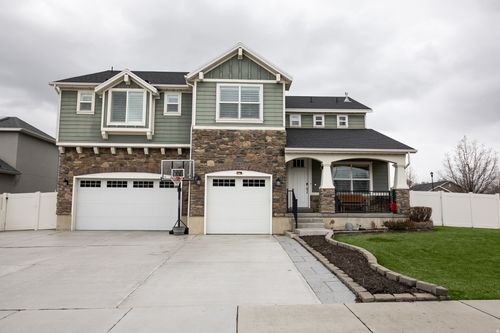 8023 S Pinewood Dr, Sandy, UT, 84094-5002 | Card Image