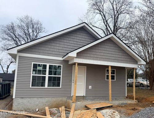 207 Andy Carr Ave, Alcoa, TN, 37701-2625 | Card Image