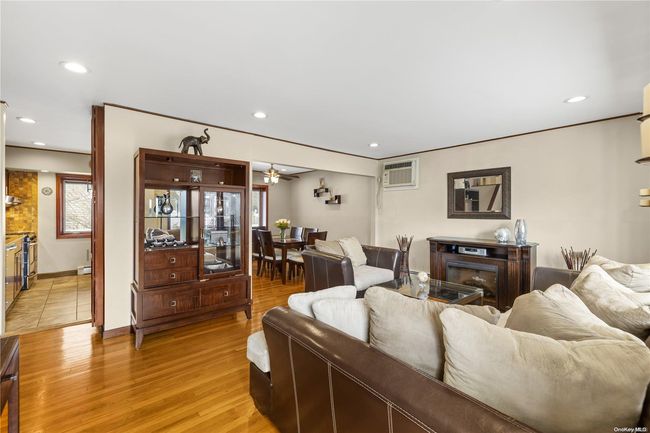 40 Balsam Ln, House other with 3 bedrooms, 2 bathrooms and null parking in Commack NY | Image 4