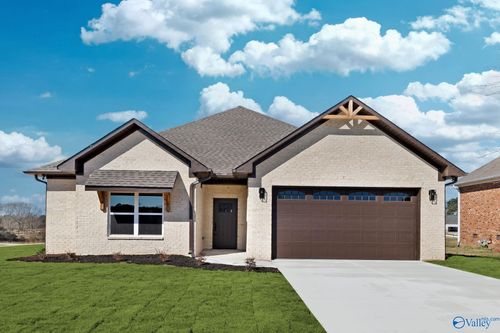 352 Krimson Cir, Albertville, AL, 35951-4160 | Card Image